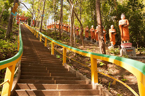 attraction-Wat Phnom Sam Bok Resort.jpg